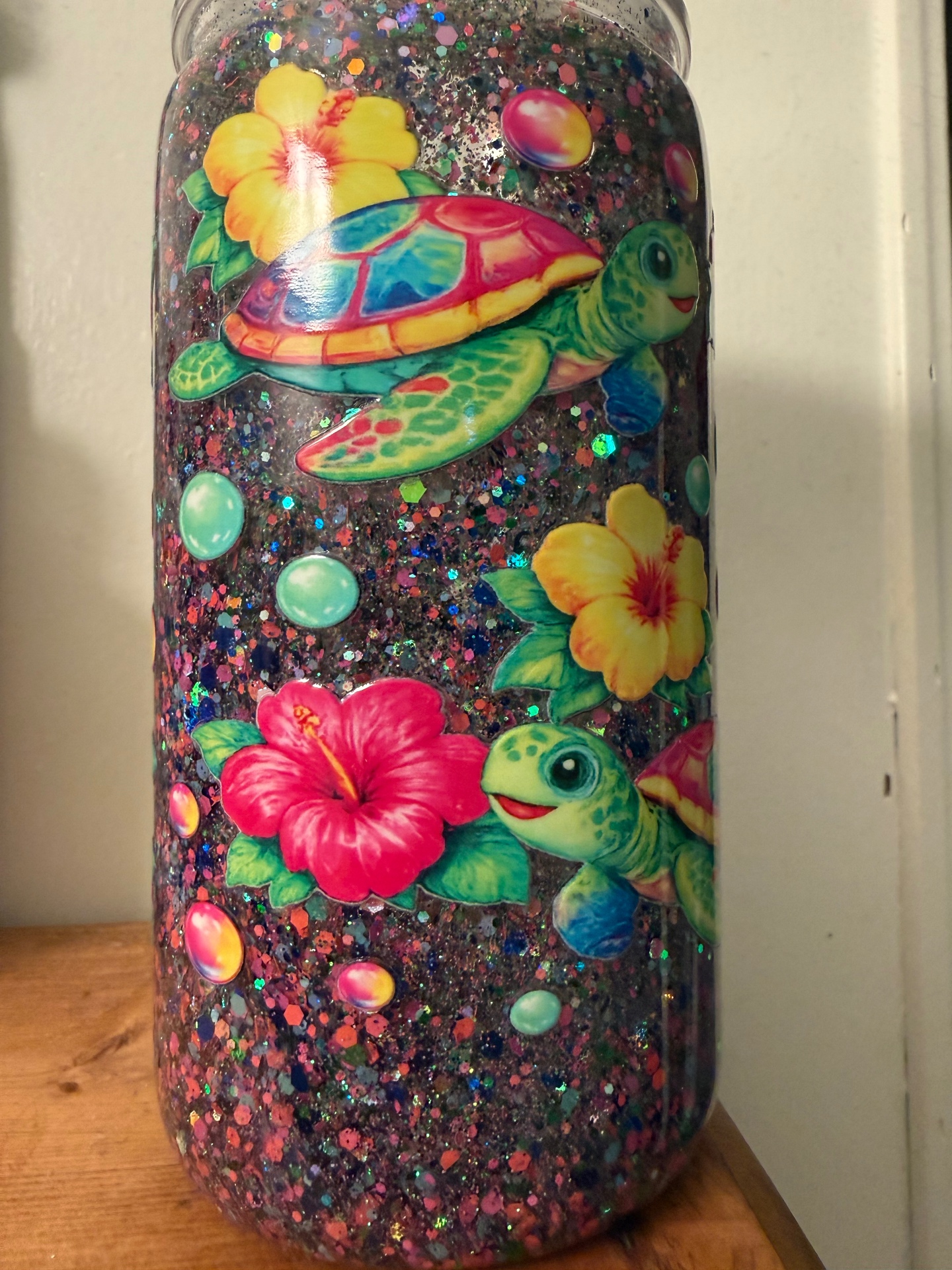 Hibiscus Sea Turtles snow globe tumbler